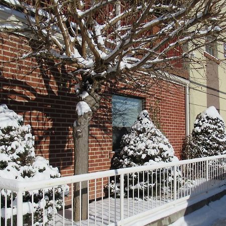 Dovercourt Village Mews トロント エクステリア 写真