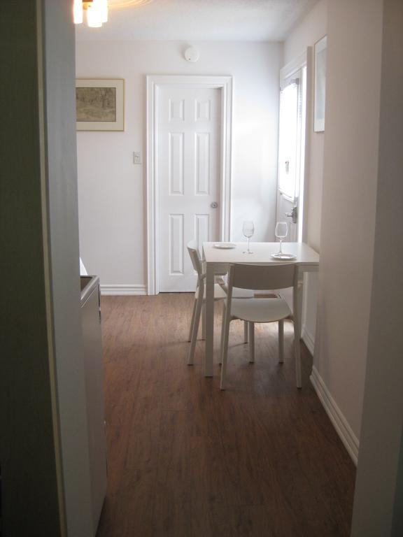 Dovercourt Village Mews トロント エクステリア 写真
