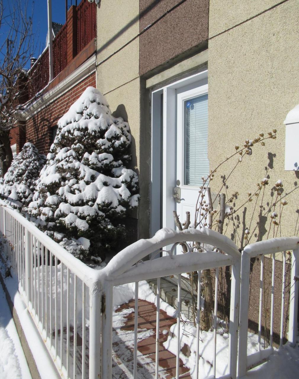 Dovercourt Village Mews トロント エクステリア 写真